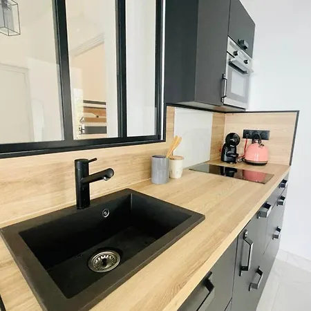 And Bright 60 M With Terrace View On The Sea * Ajaccio
