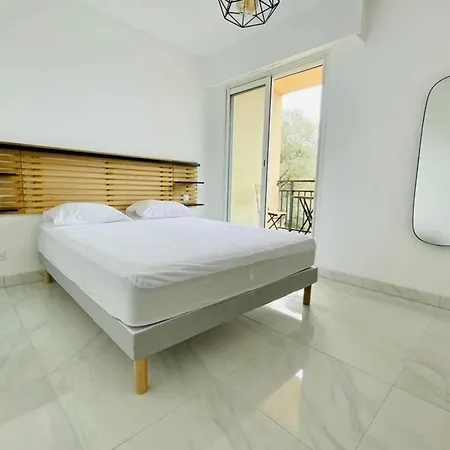 Apartment And Bright 60 M With Terrace View On The Sea *