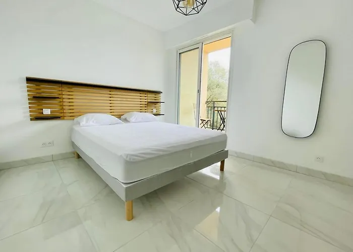 Appartement And Bright 60 M With Terrace View On The Sea *