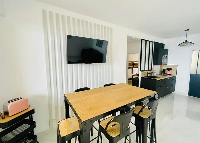 Appartement And Bright 60 M With Terrace View On The Sea *