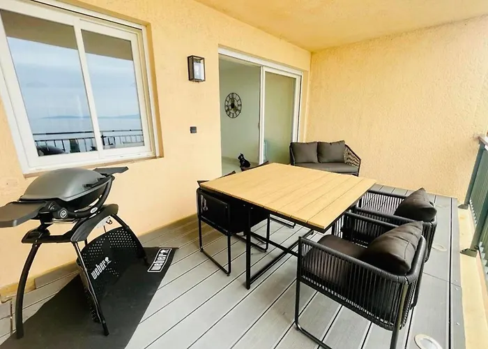 And Bright 60 M With Terrace View On The Sea Appartement
